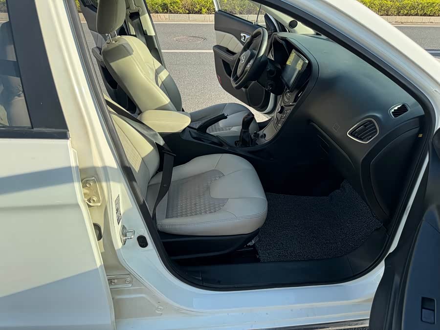 GAC Trumpchi GA3S 2015 #11 GAC Trumpchi GA3S 2015 car image #11