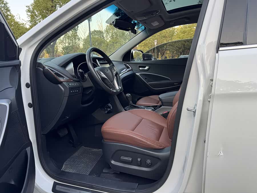 Hyundai Grand Santa Fe 2014 #11 Hyundai Grand Santa Fe 2014 car image #11