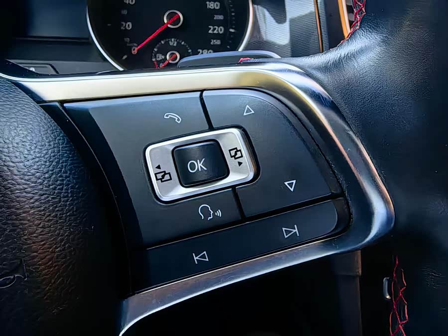 Volkswagen GolfGTI 2017 #11 Volkswagen GolfGTI 2017 car image #11