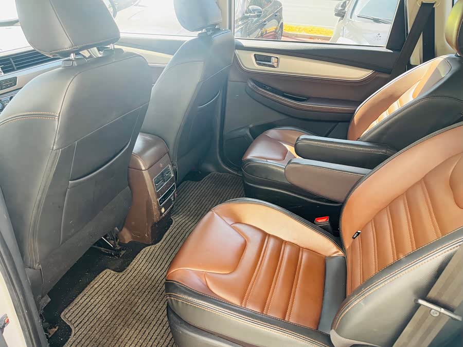 Forthing SX6 2018 car image #11