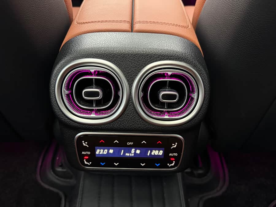 Mercedes-Benz GLC Class 2024 #11 Mercedes-Benz GLC Class 2024 car image #11