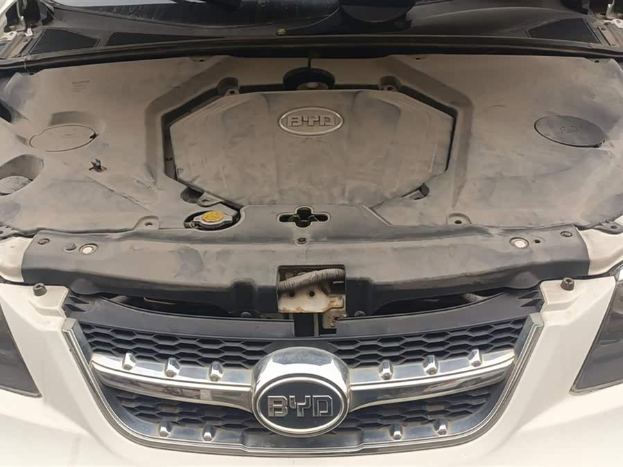 BYD S6 2013 #11 BYD S6 2013 car image #11