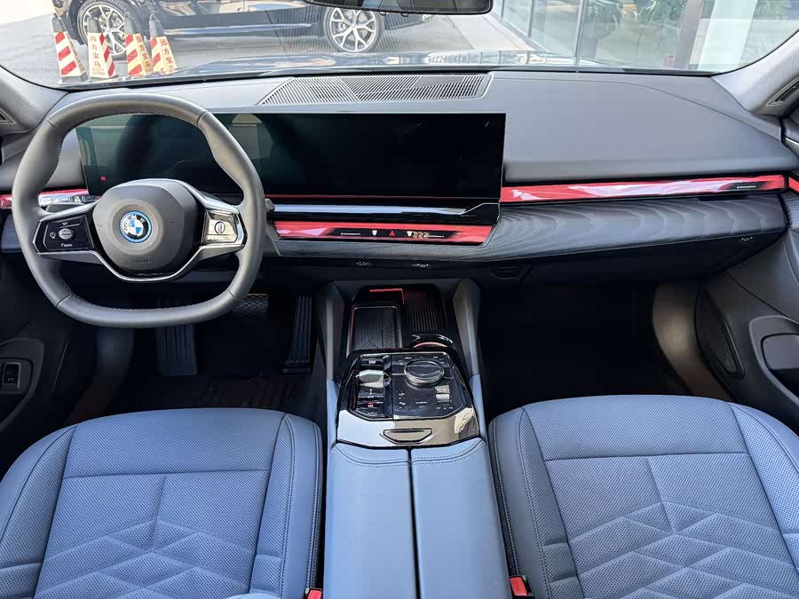 BMW i5 2024 car image #11