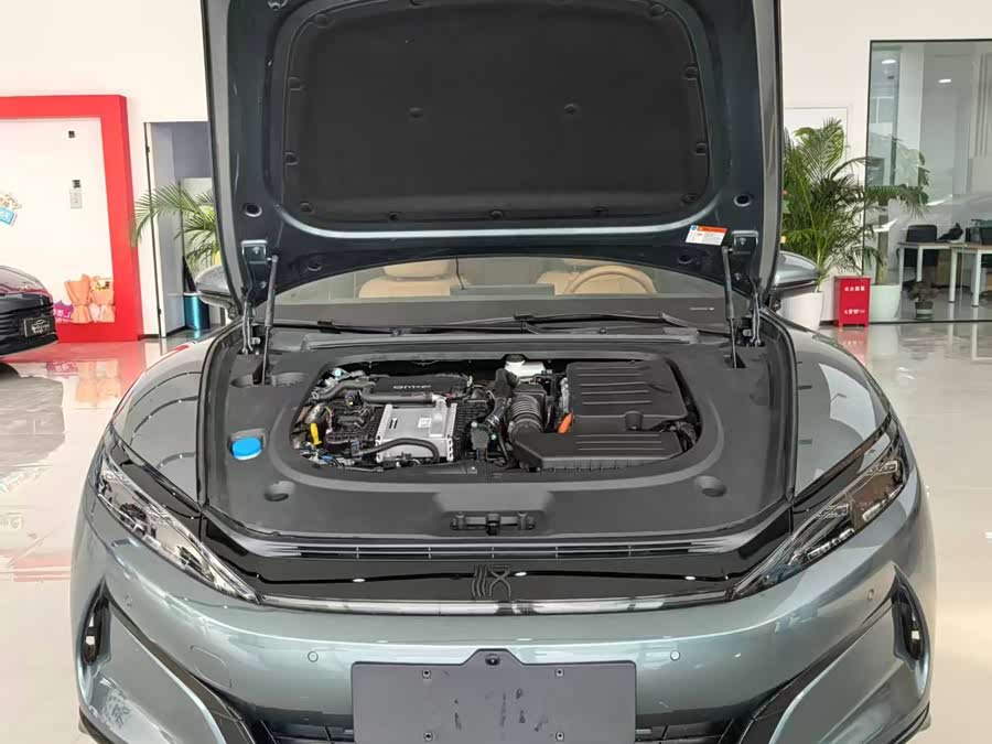 BYD HanL 2025 car image #11
