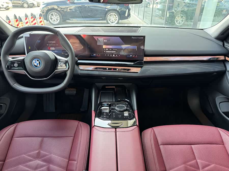 BMW i5 2025 #11 BMW i5 2025 car image #11