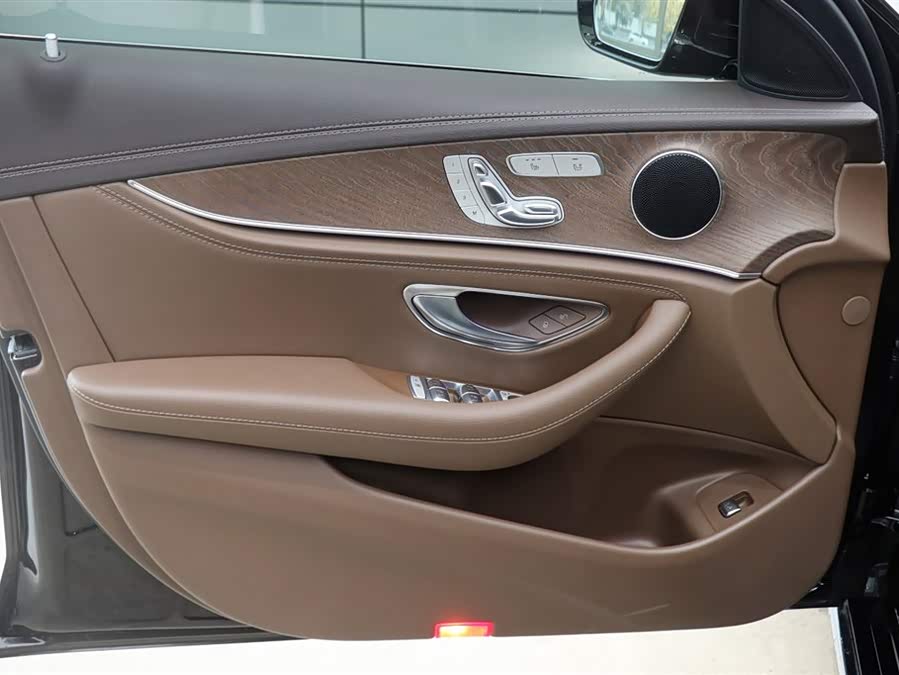 Mercedes-Benz E Class 2021 صورة سيارة #11