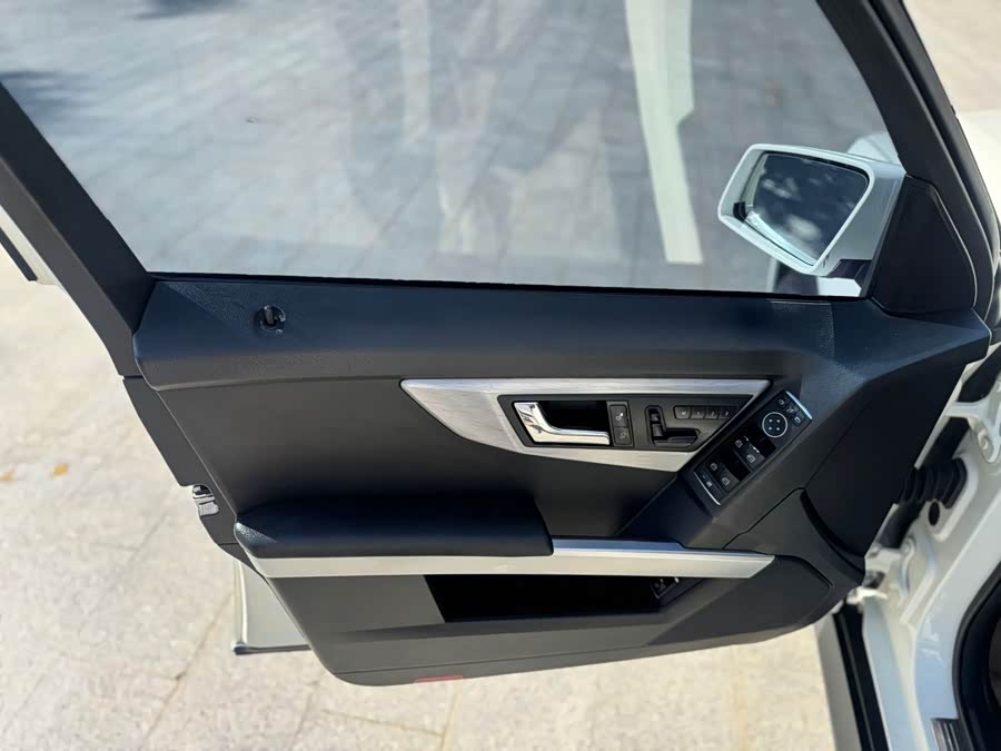 Mercedes-Benz GLK Class (Imported) 2011 car image #11