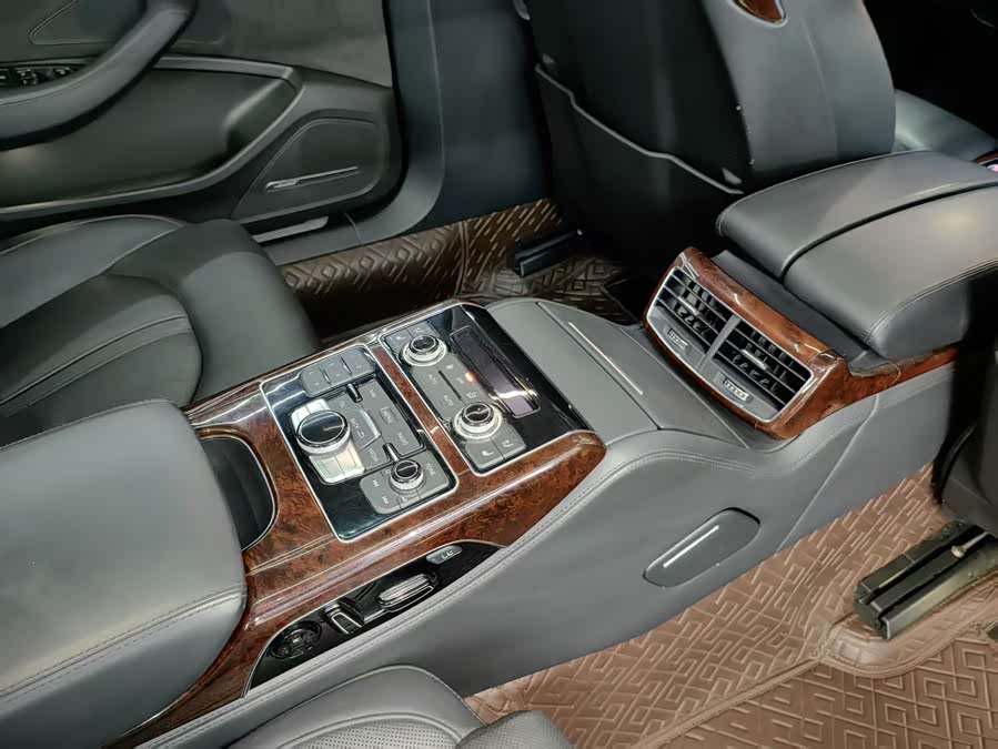 Audi A8 2014 car image #11