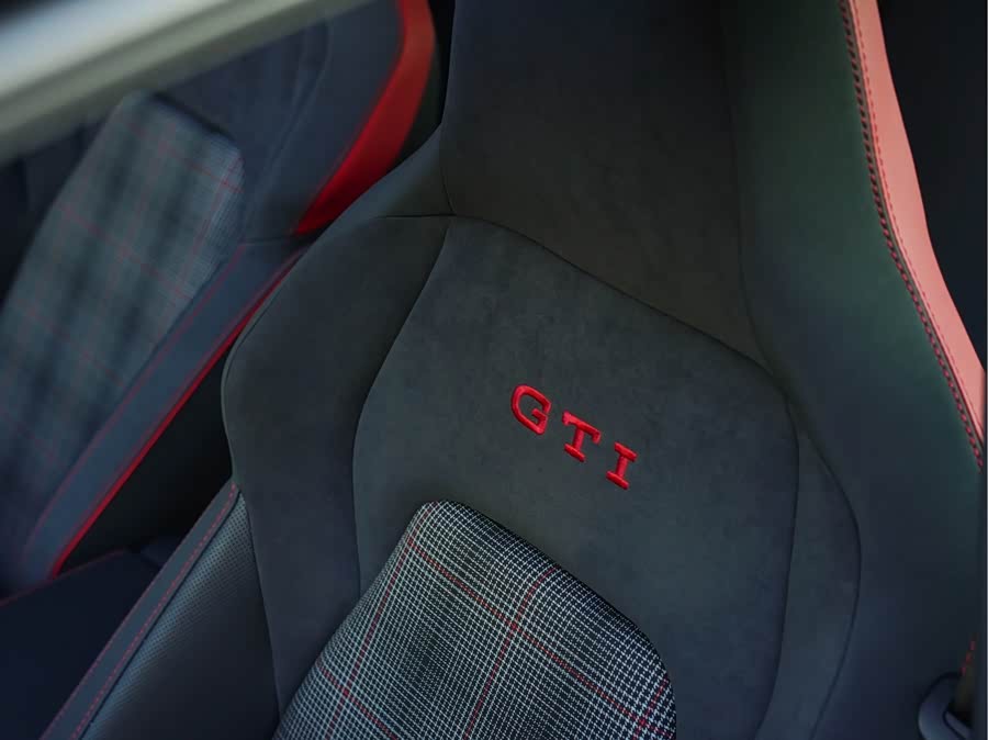 Volkswagen GolfGTI 2022 #11 Volkswagen GolfGTI 2022 car image #11