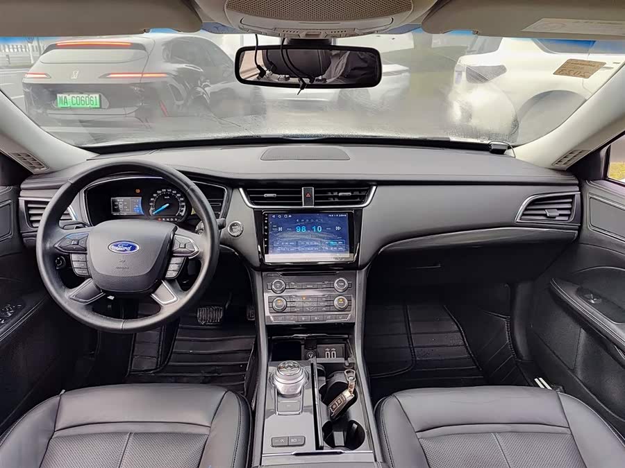 Ford Taurus 2019 car image #11