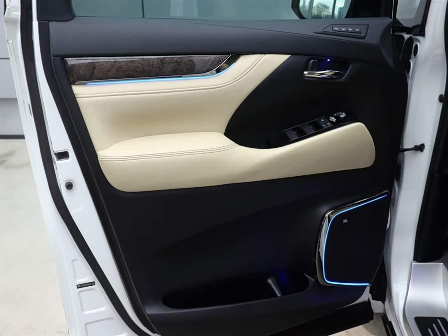 Toyota Vellfire 2023 #11 Toyota Vellfire 2023 صورة سيارة #11