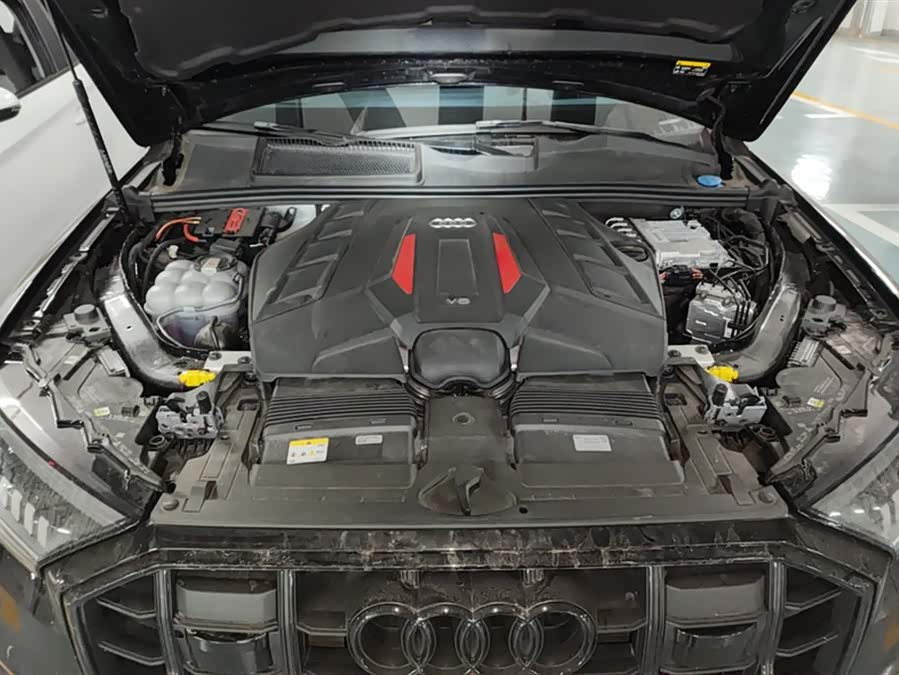 Audi SQ7 2024 car image #11