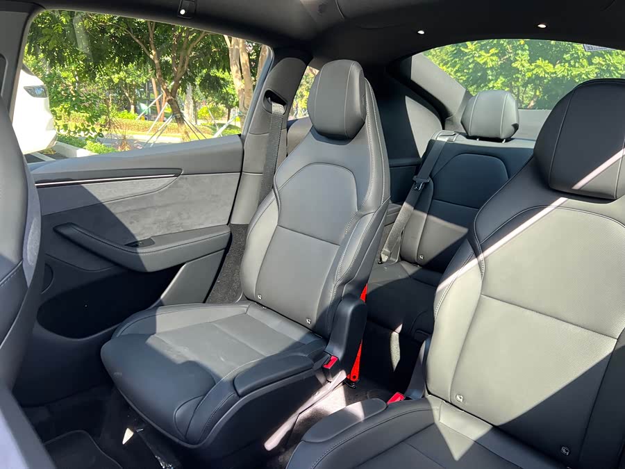 特斯拉 Model Y L 2025 汽车图片 #11