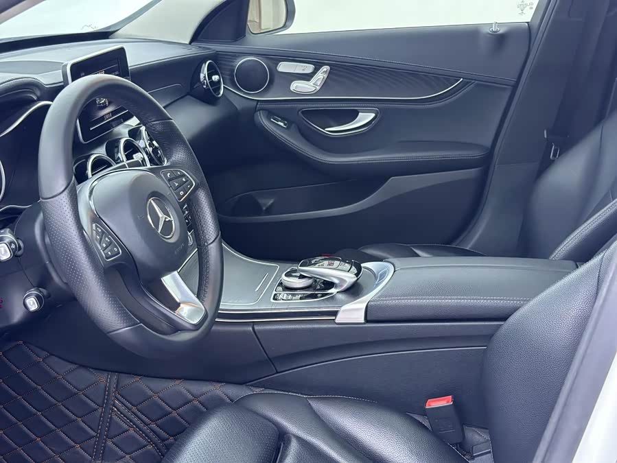 Mercedes-Benz C Class 2016 car image #11