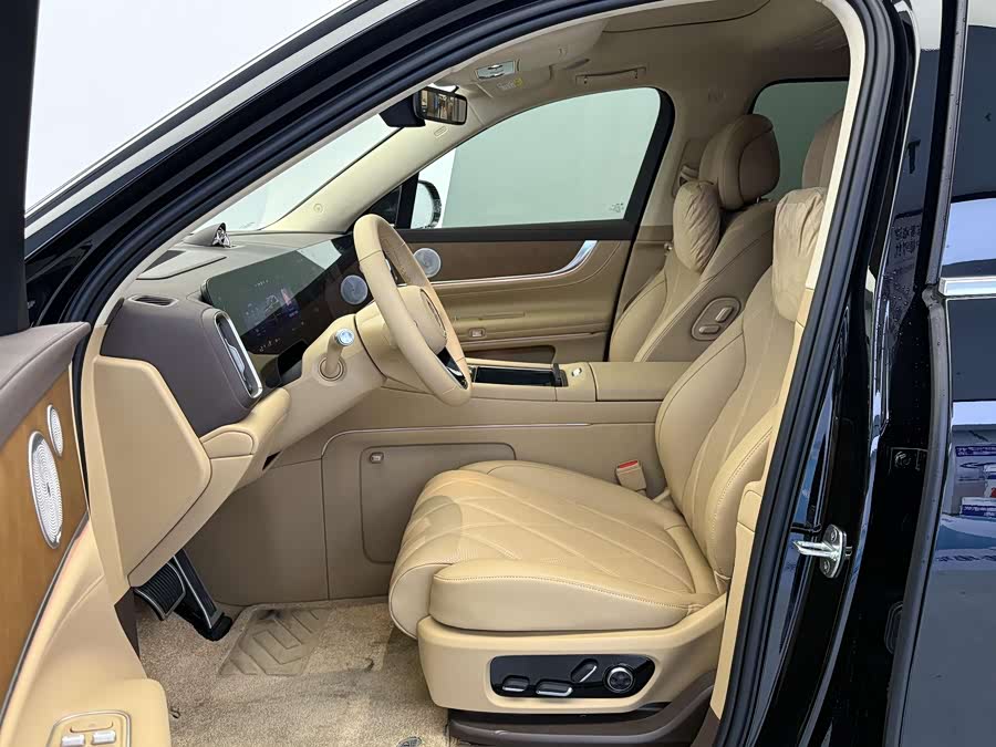 AITO 问界 问界M9 汽车图片 #11