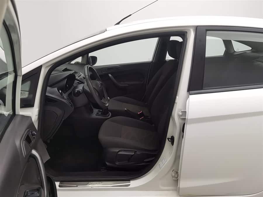 Ford Fiesta 2014 car image #11