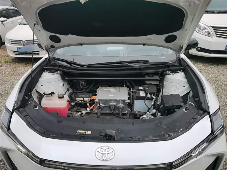 Toyota bZ3 2024 immagine di auto #11