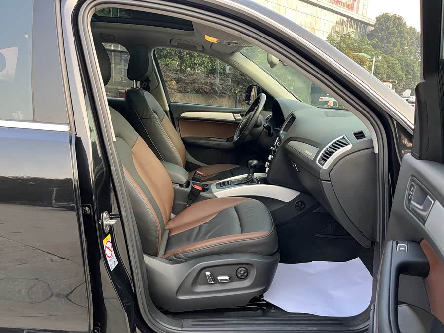 Audi Q5 2018 car image #11