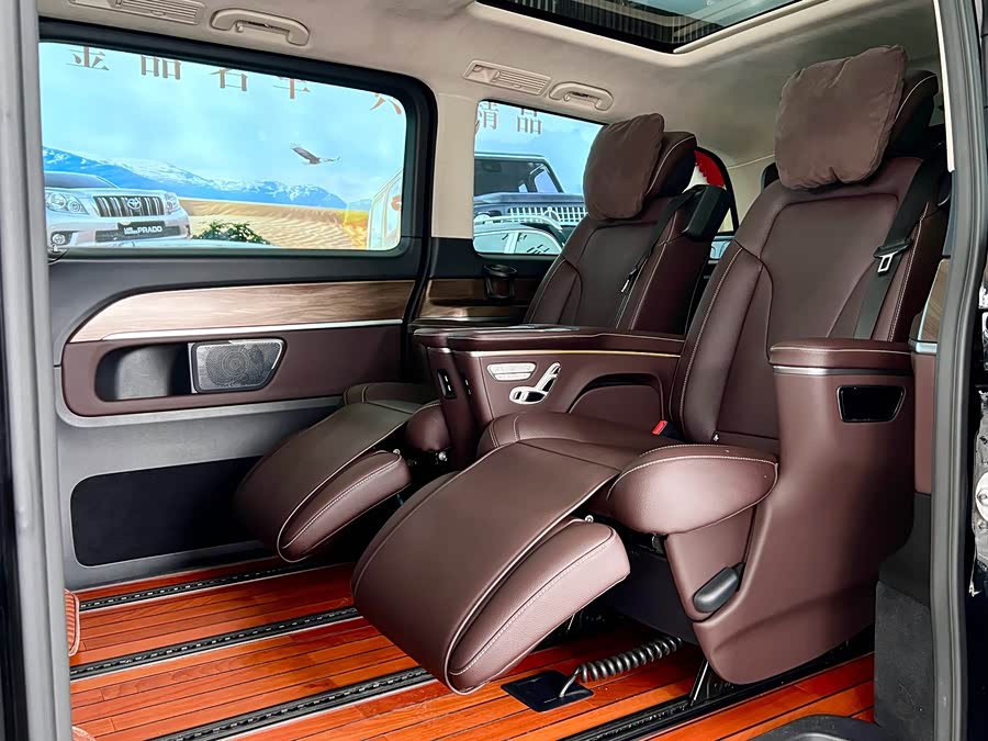 Mercedes-Benz V Class 2022 car image #11