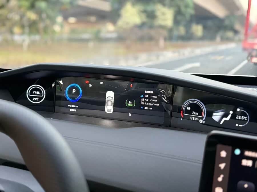 Changan UNI-V iDD 2025 car image #11