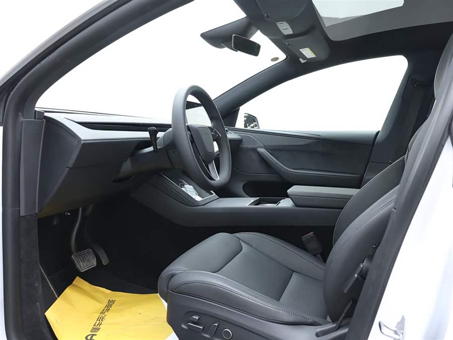 特斯拉 Model Y L 2025 汽车图片 #11