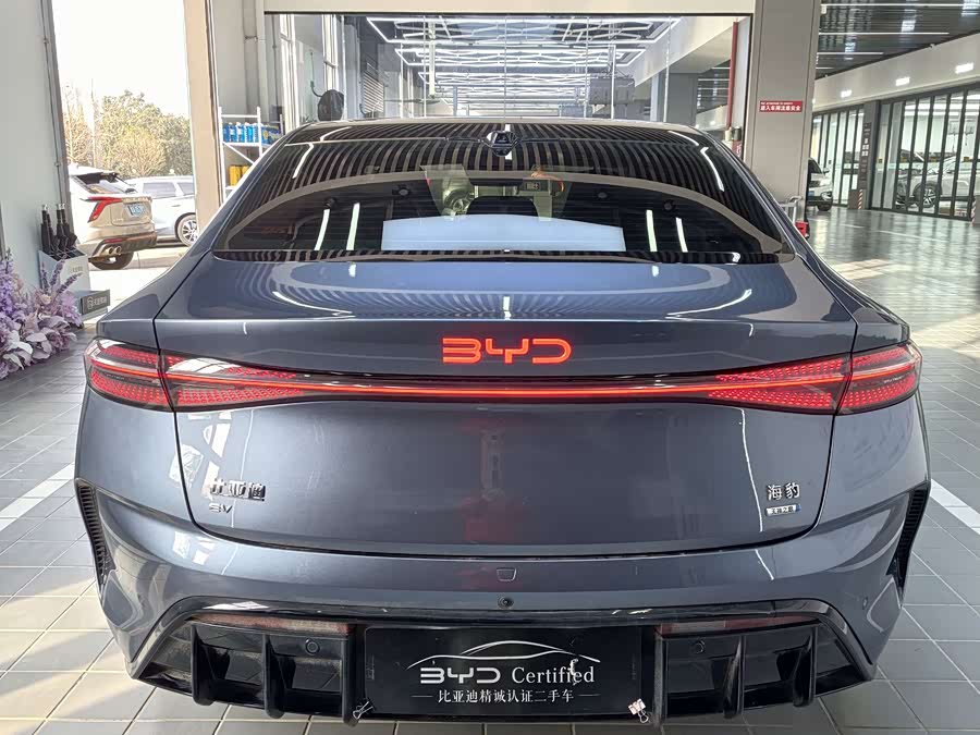 BYD Seal 2025 car image #11
