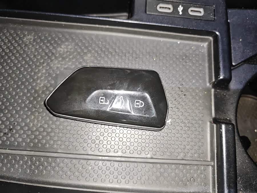 Volkswagen ID.6 X 2021 car image #11