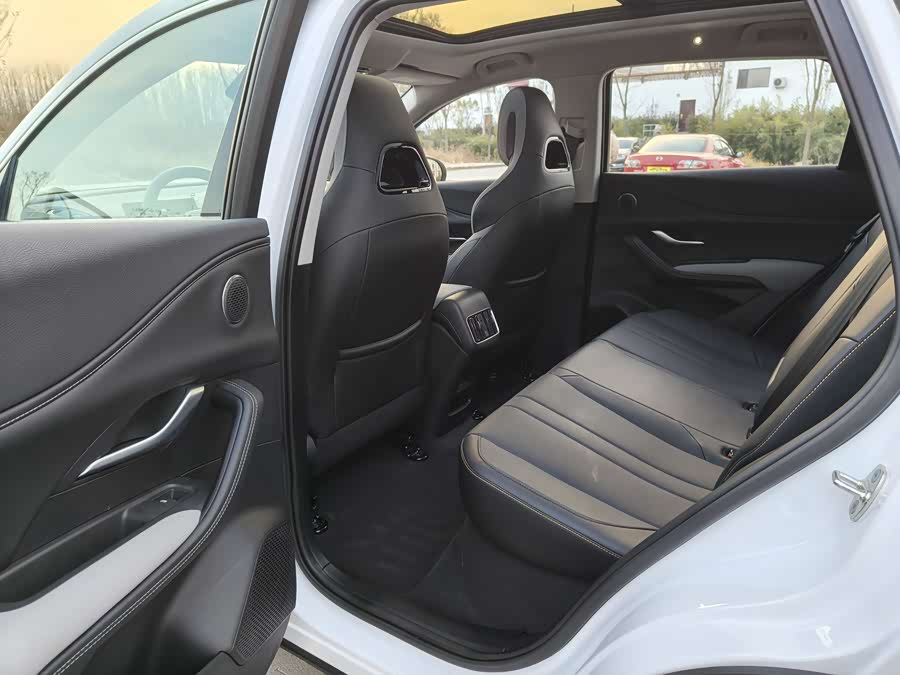 BYD Sea Lion 05 DM-i 2025 car image #11