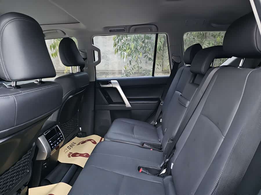 Toyota Land Cruiser Prado 2019 #11 Toyota Land Cruiser Prado 2019 car image #11