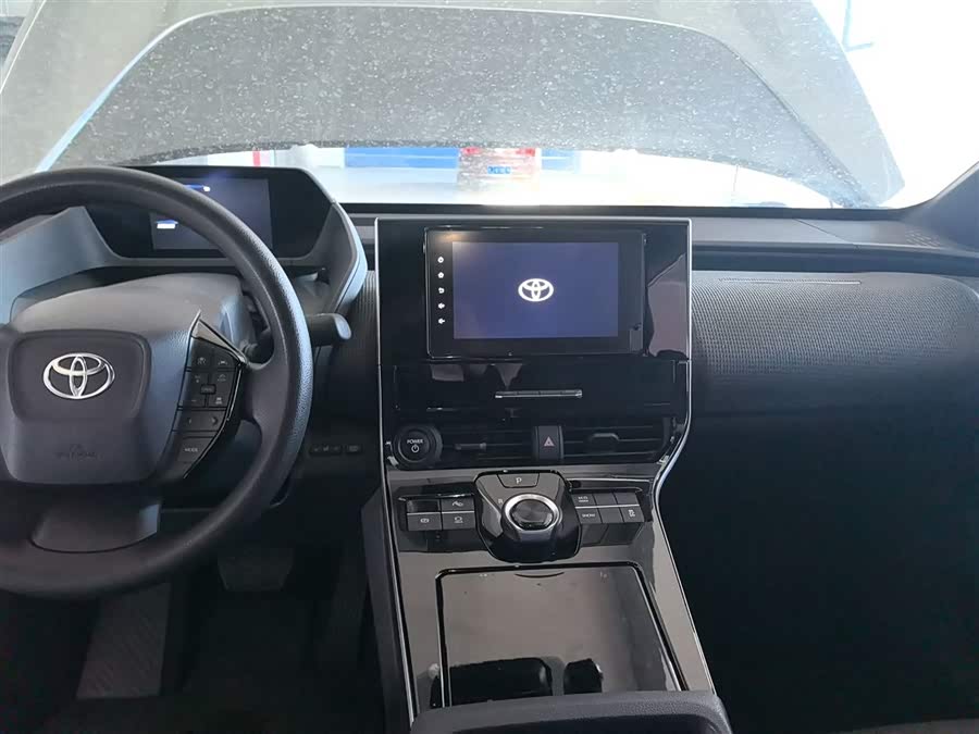 Toyota bZ4X 2022 immagine di auto #11