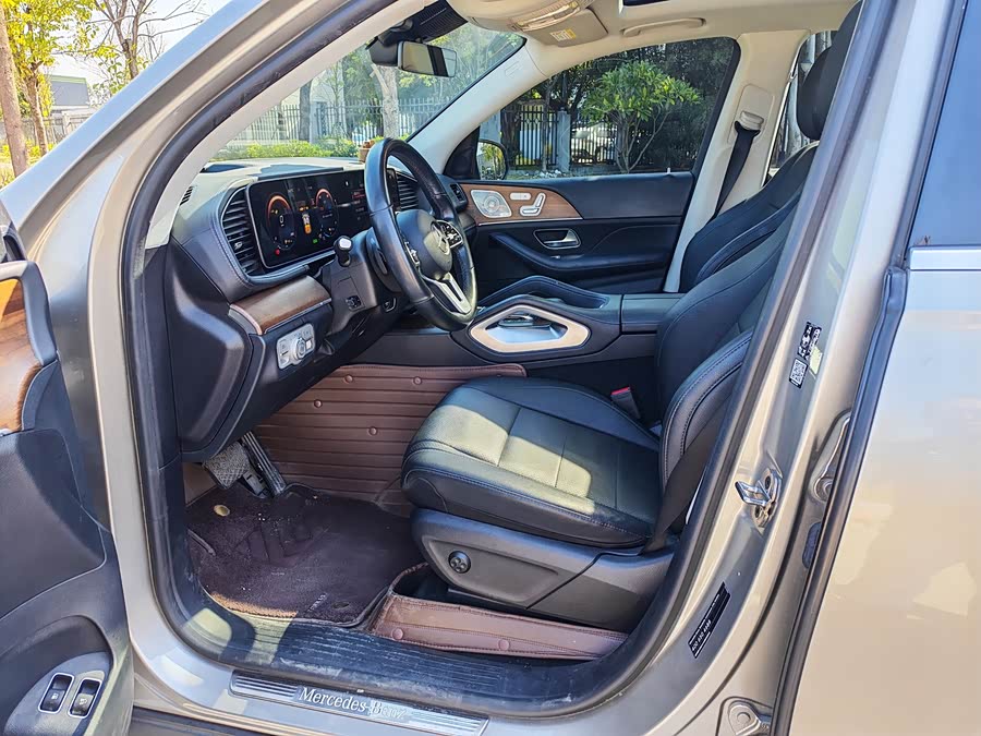 Mercedes-Benz GLE Class New Energy 2021 car image #11