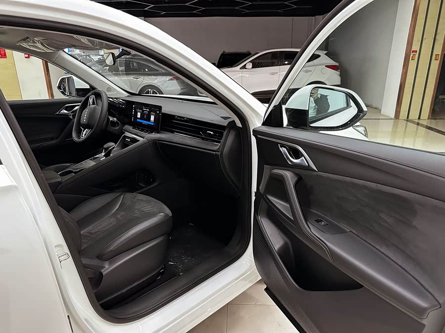 Roewe D5X DMH 2025 car image #11