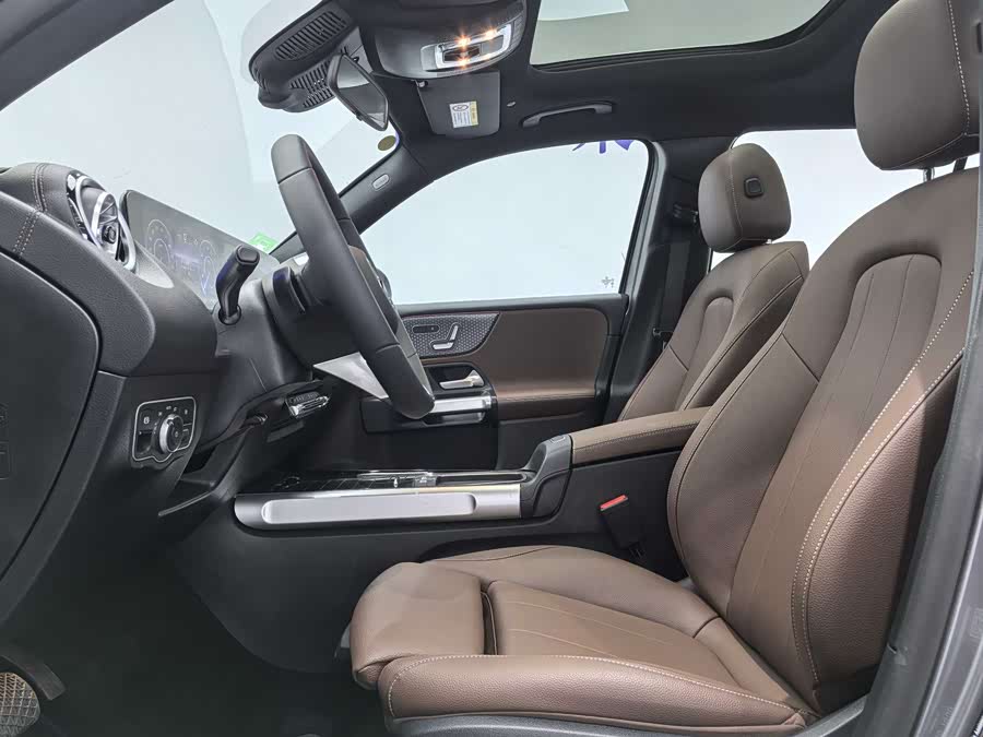 Mercedes-Benz EQB Class 2025 car image #11