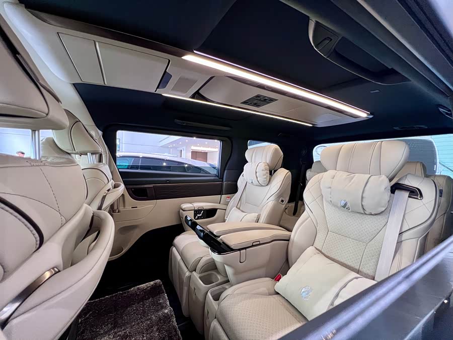 Toyota Alphard car image #11
