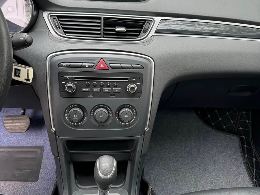 Peugeot 308 2014 #11 Peugeot 308 2014 car image #11