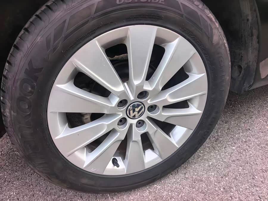 Volkswagen Lavida 2014 car image #11
