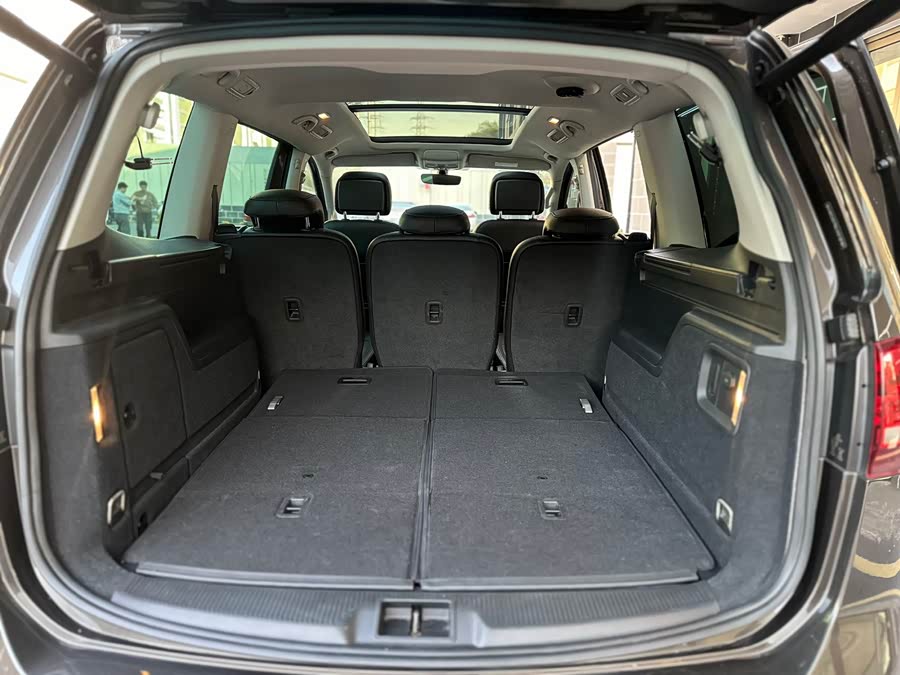 Volkswagen Sharan 2018 immagine di auto #11