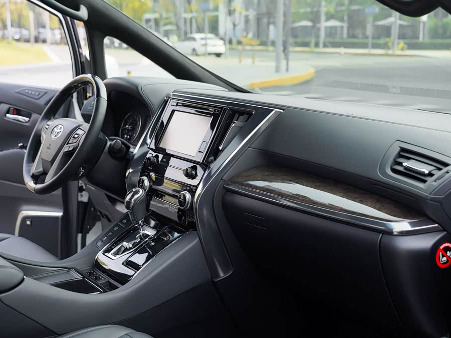 Toyota Alphard 2019 immagine di auto #11