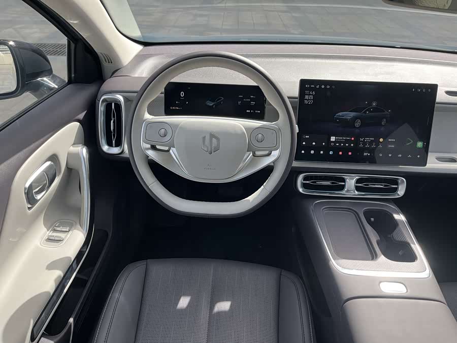 零跑汽车 零跑B01 2025 汽车图片 #11