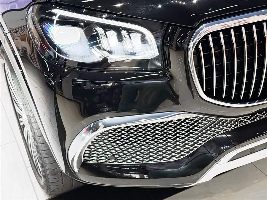 Mercedes-Benz Maybach GLS 2023 car image #11