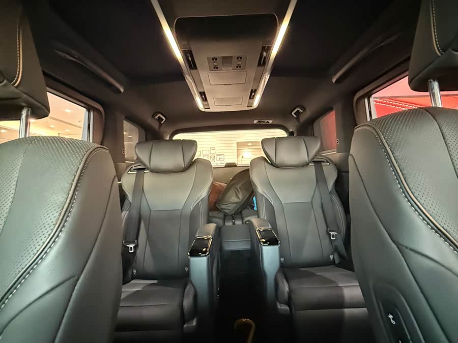 Toyota Alphard #11 Toyota Alphard car image #11