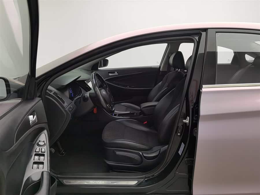 Hyundai Sonata 2013 car image #11