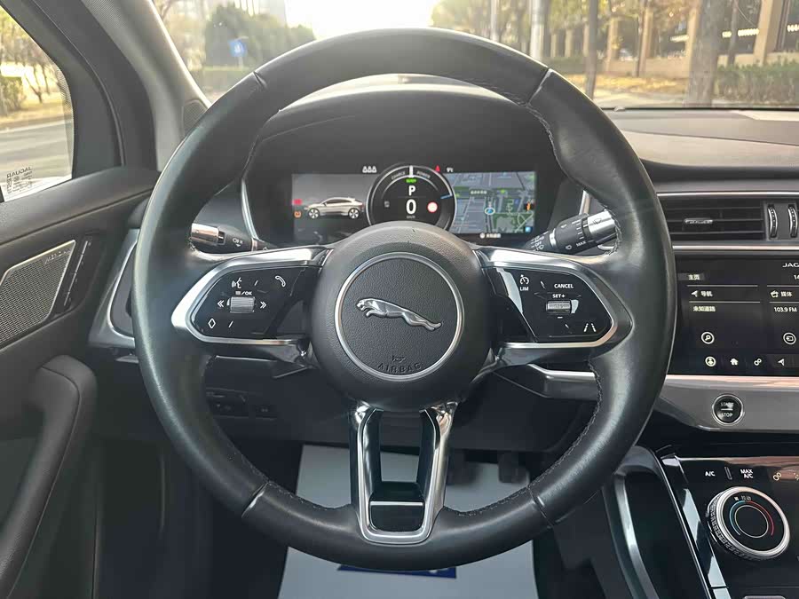 2018 car image #11