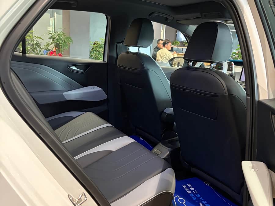 Volkswagen ID.3 2024 car image #11