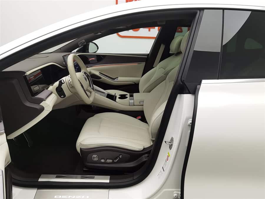 Denza Z9 2024 صورة سيارة #11