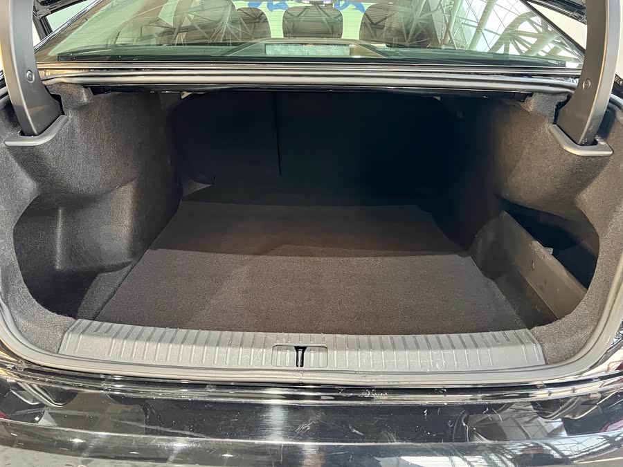 Volkswagen Passat 2023 car image #11