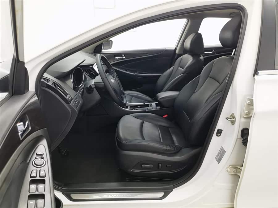 Hyundai Sonata 2013 car image #11