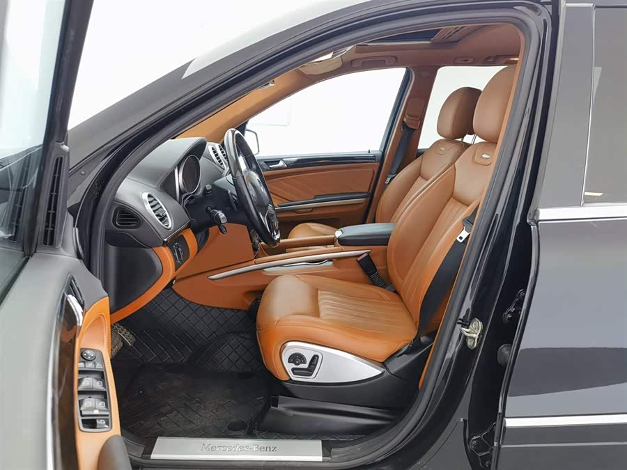 Mercedes-Benz GL Class 2012 car image #11