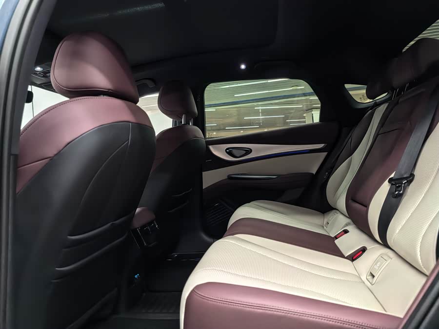 BYD Seal 07 DM-i 2025 imagen de coche #11