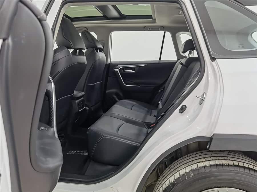 Kia Wildlander 2024 car image #11